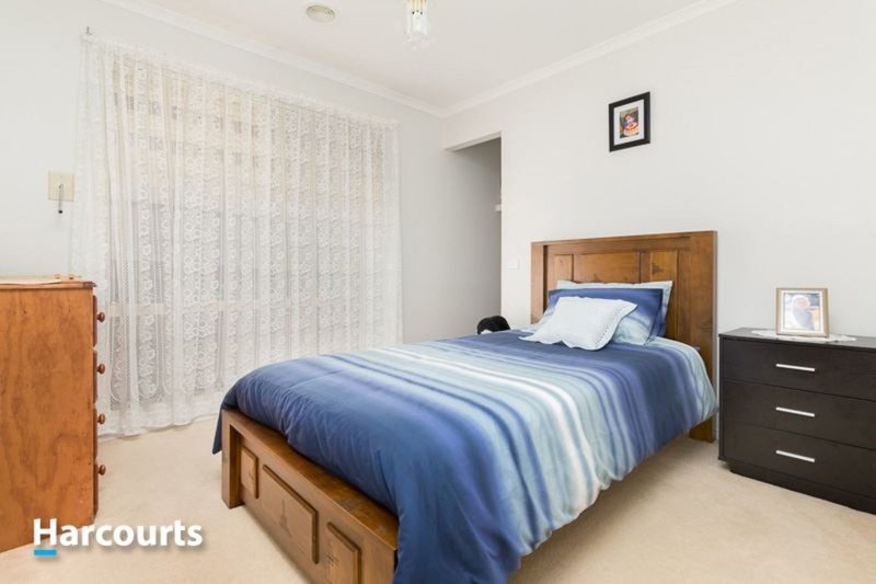 Photo - 65 Earlsfield Drive, Berwick VIC 3806 - Image 11