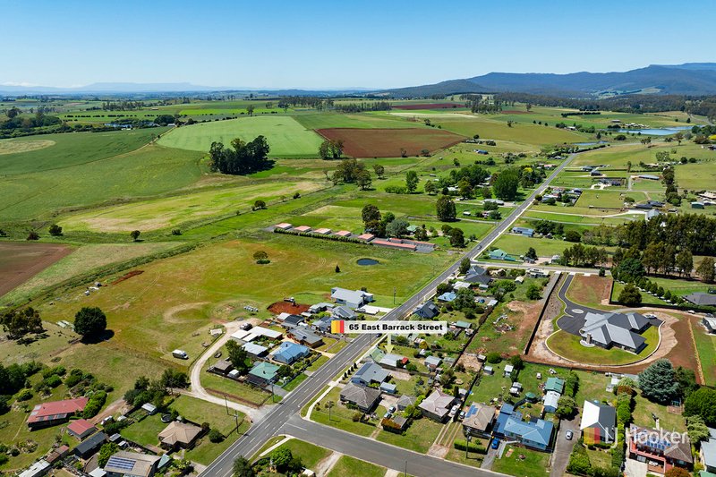 Photo - 65 East Barrack Street, Deloraine TAS 7304 - Image 12