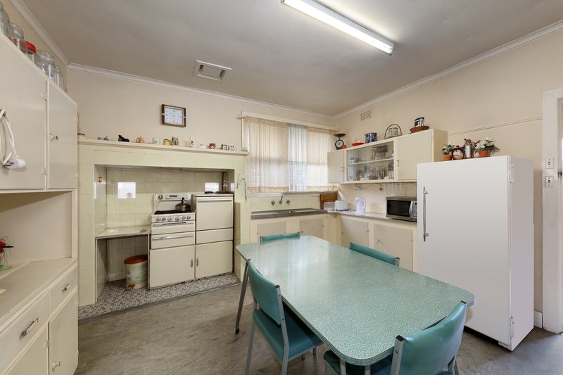 Photo - 65 East Boundary Road, Bentleigh East VIC 3165 - Image 6