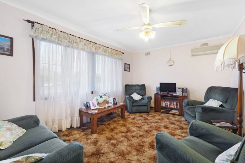 Photo - 65 Edna Avenue, Merrylands NSW 2160 - Image 4