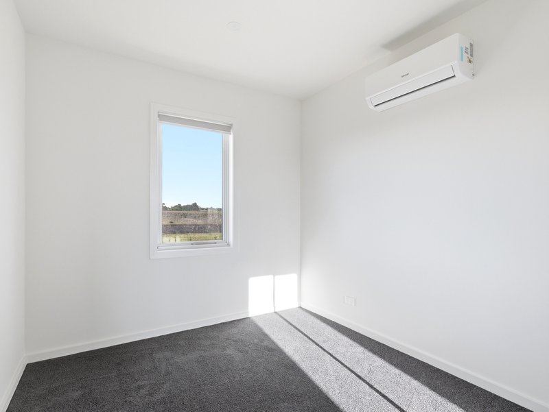Photo - 65 Everbloom Crescent, Tarneit VIC 3029 - Image 10