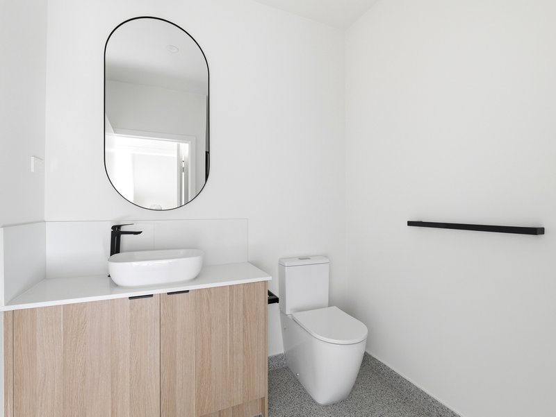 Photo - 65 Everbloom Crescent, Tarneit VIC 3029 - Image 16