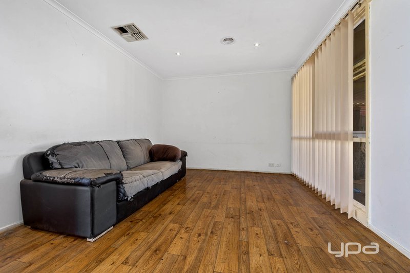 Photo - 65 Fairfax Circuit, Albanvale VIC 3021 - Image 2