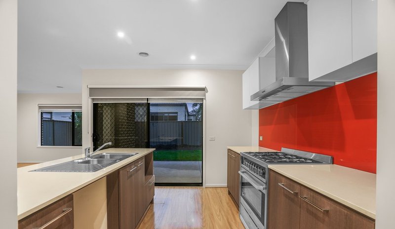 Photo - 65 Gateshead Street, Craigieburn VIC 3064 - Image 2