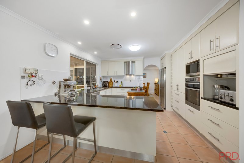 Photo - 65 Geoffrey Thomas Drive, Tannum Sands QLD 4680 - Image 3