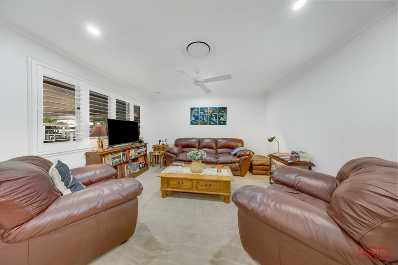 Photo - 65 Geoffrey Thomas Drive, Tannum Sands QLD 4680 - Image 6