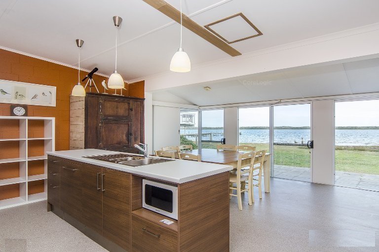 Photo - 65 Goolwa Channel Drive, Hindmarsh Island SA 5214 - Image 2