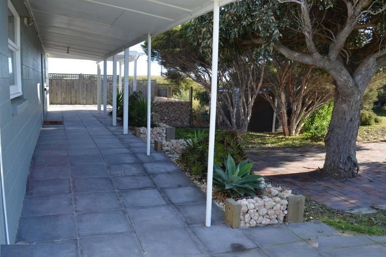 Photo - 65 Goolwa Channel Drive, Hindmarsh Island SA 5214 - Image 8