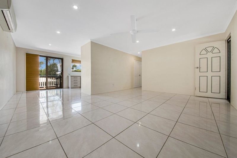 Photo - 65 Gretel Drive, Clinton QLD 4680 - Image 3