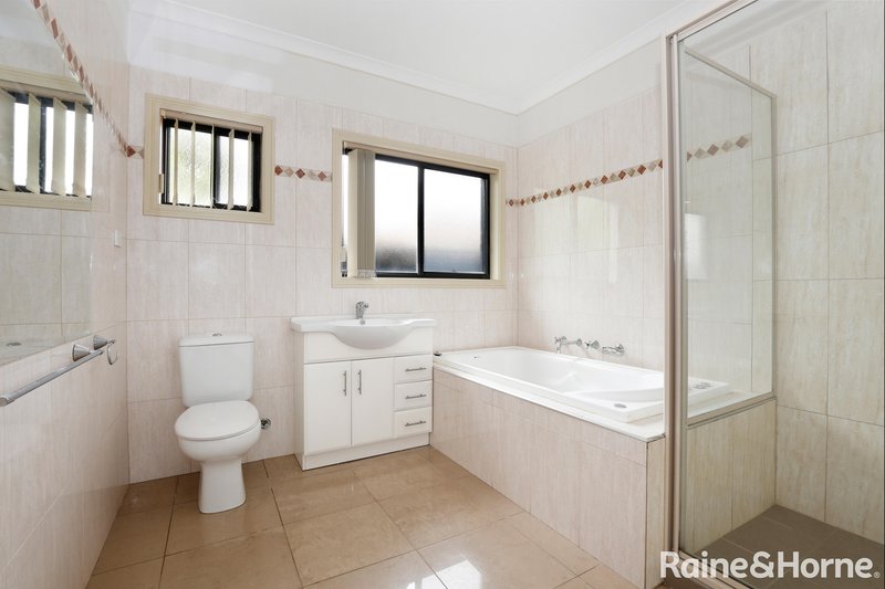 Photo - 65 Hayfield Road, Roxburgh Park VIC 3064 - Image 10