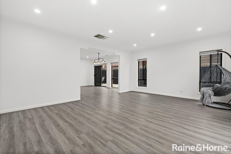 Photo - 65 Hayfield Road, Roxburgh Park VIC 3064 - Image 3