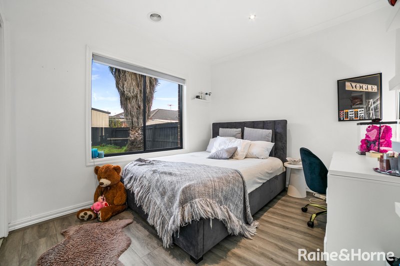 Photo - 65 Hayfield Road, Roxburgh Park VIC 3064 - Image 15