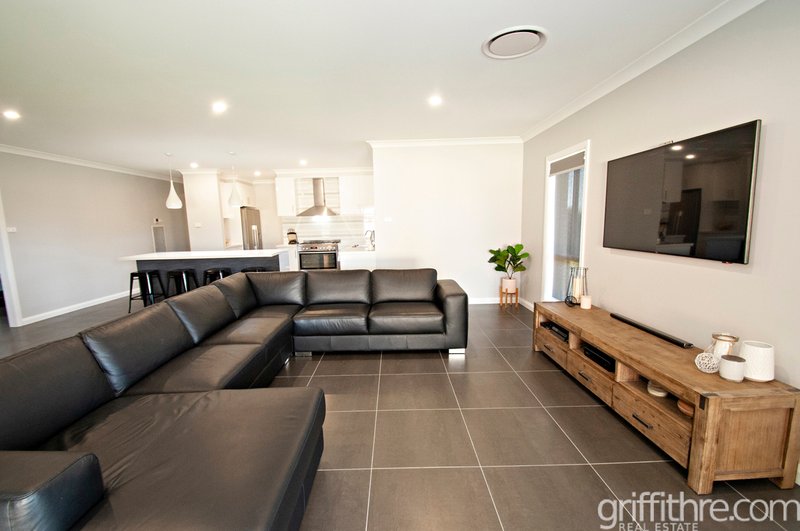 Photo - 65 Hillam Drive, Griffith NSW 2680 - Image 5