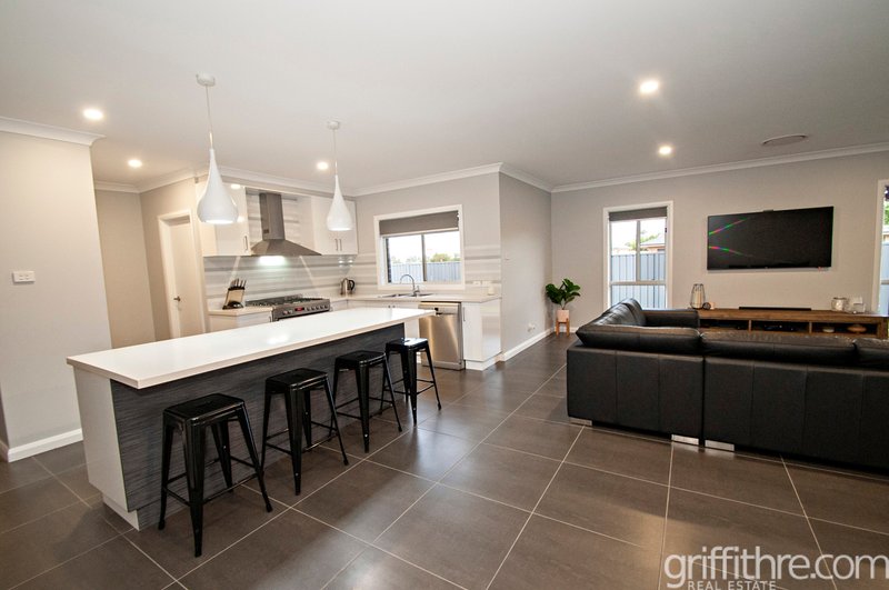 Photo - 65 Hillam Drive, Griffith NSW 2680 - Image 8