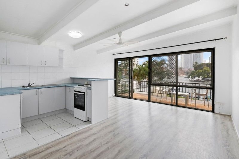 Photo - 6/5 Holborow Close, Surfers Paradise QLD 4217 - Image 2