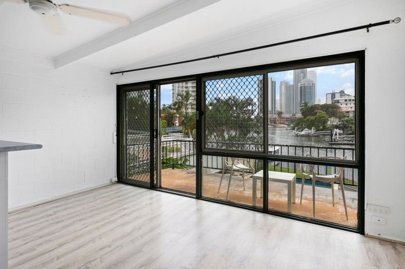 Photo - 6/5 Holborow Close, Surfers Paradise QLD 4217 - Image 3
