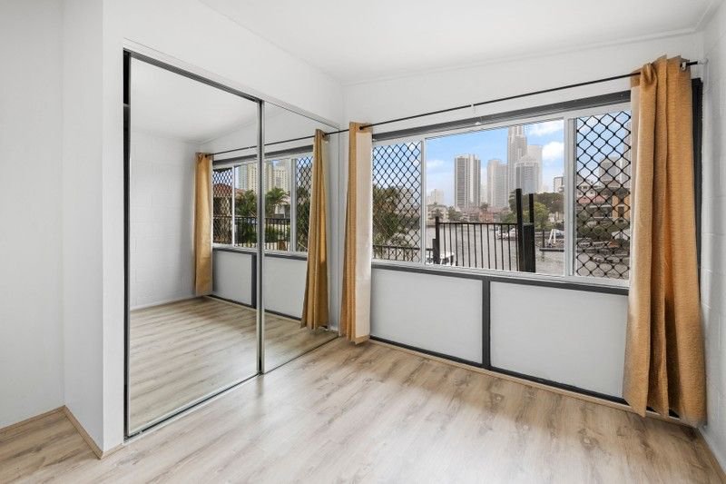 Photo - 6/5 Holborow Close, Surfers Paradise QLD 4217 - Image 5