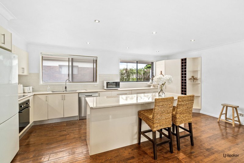 Photo - 65 Jacaranda Avenue, Tweed Heads West NSW 2485 - Image 5