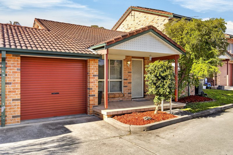 Photo - 6/5 Jacquinot Place, Glenfield NSW 2167 - Image 1