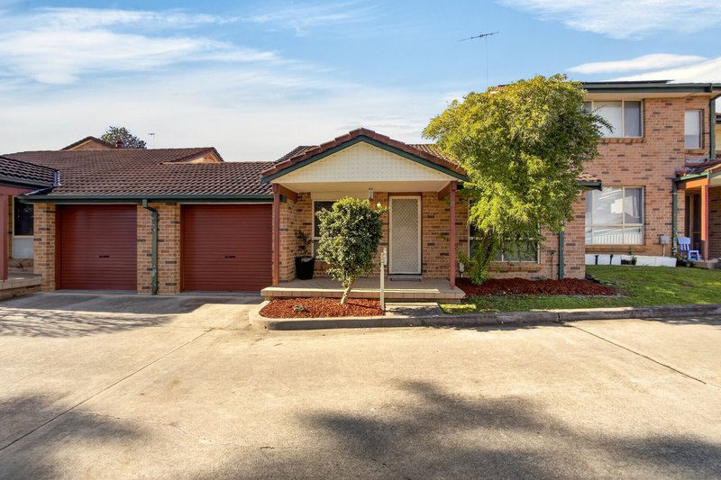 Photo - 6/5 Jacquinot Place, Glenfield NSW 2167 - Image 2