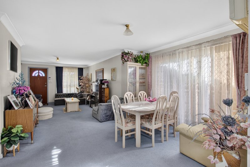 Photo - 6/5 Jacquinot Place, Glenfield NSW 2167 - Image 7