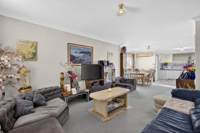 Photo - 6/5 Jacquinot Place, Glenfield NSW 2167 - Image 8
