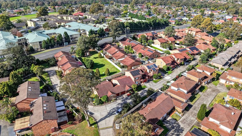 Photo - 6/5 Jacquinot Place, Glenfield NSW 2167 - Image 16