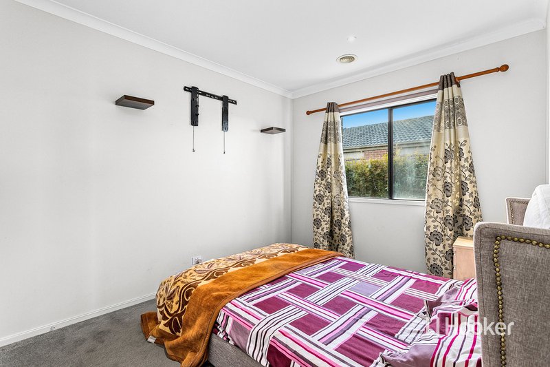 Photo - 65 James Melrose Drive, Brookfield VIC 3338 - Image 11