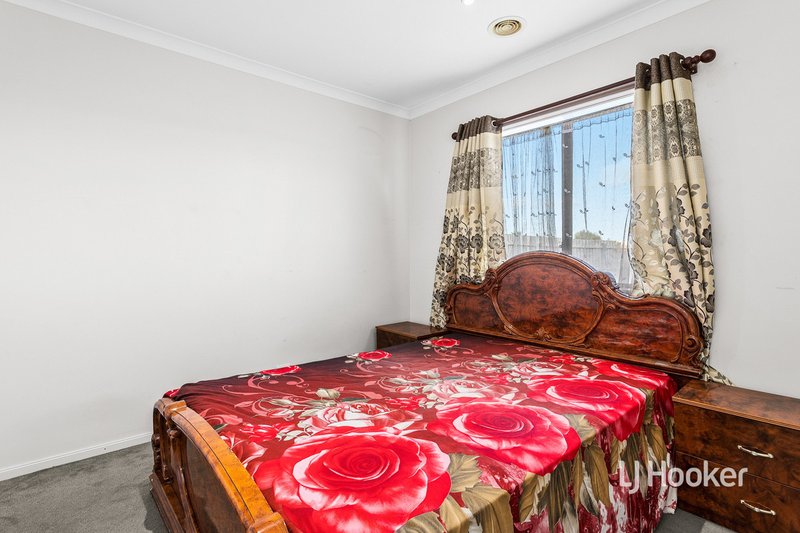 Photo - 65 James Melrose Drive, Brookfield VIC 3338 - Image 12