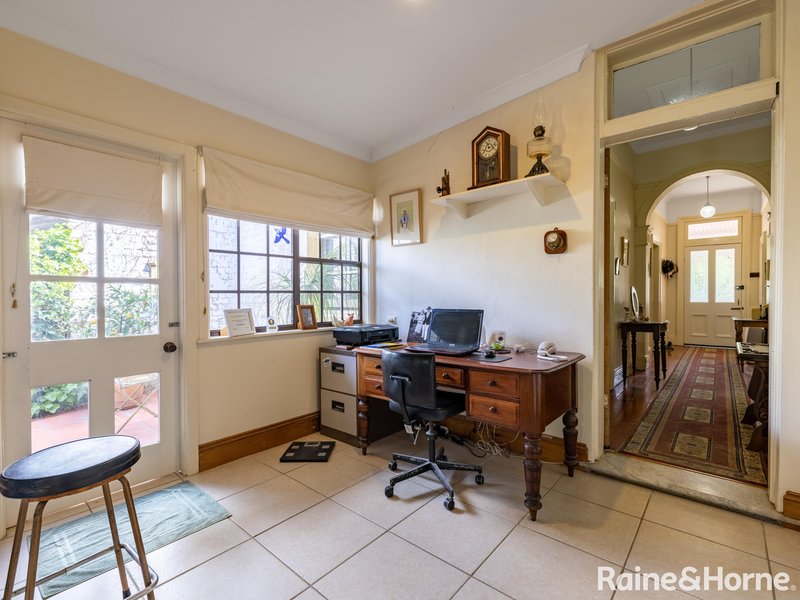 Photo - 65 Lambert Street, Bathurst NSW 2795 - Image 8