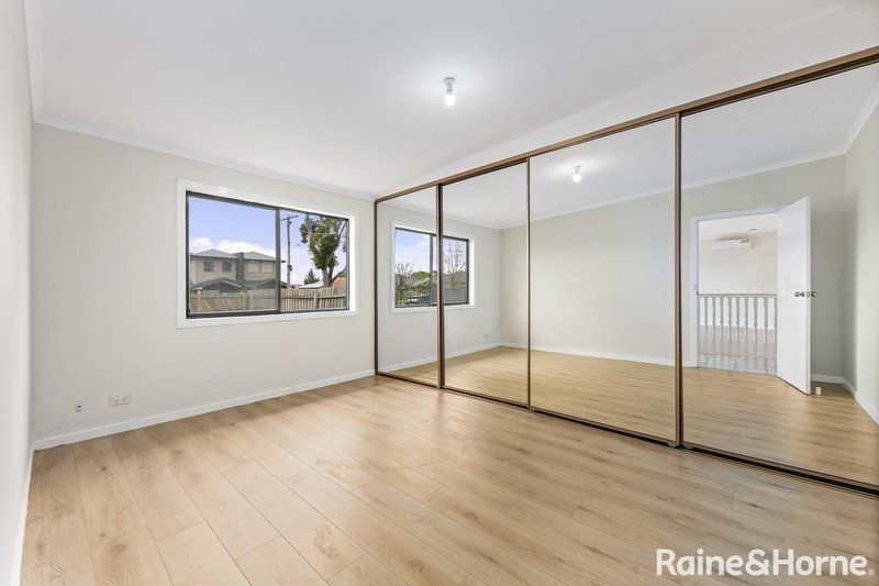 Photo - 65 Leonard Avenue, St Albans VIC 3021 - Image 4