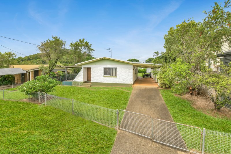 Photo - 65 Lyndel Drive, Bayview Heights QLD 4868 - Image 2