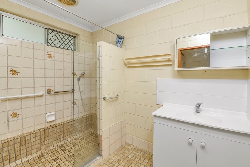 Photo - 65 Lyndel Drive, Bayview Heights QLD 4868 - Image 10