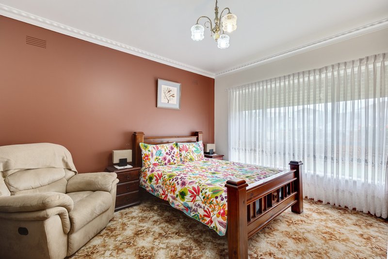 Photo - 65 Mahoneys Road, Reservoir VIC 3073 - Image 5