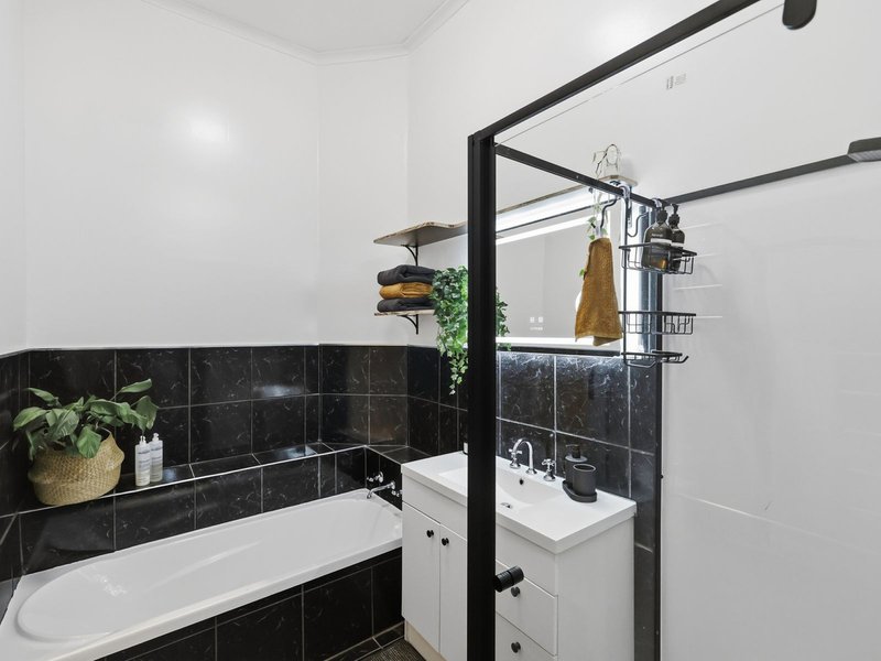 Photo - 65 Main Road, Mount Egerton VIC 3352 - Image 9