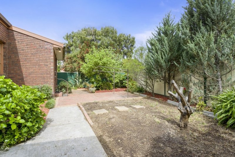 Photo - 65 Manorvale Parade, Werribee VIC 3030 - Image 12