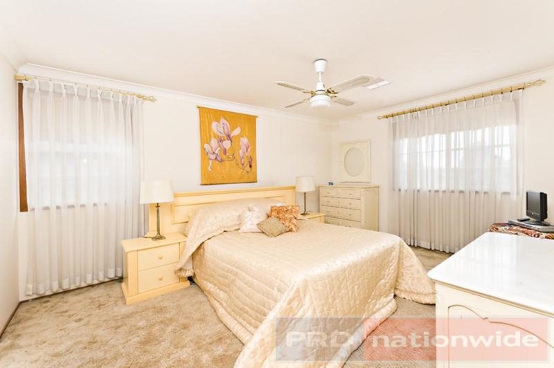 Photo - 65 Martin Crescent, Milperra NSW 2214 - Image 6