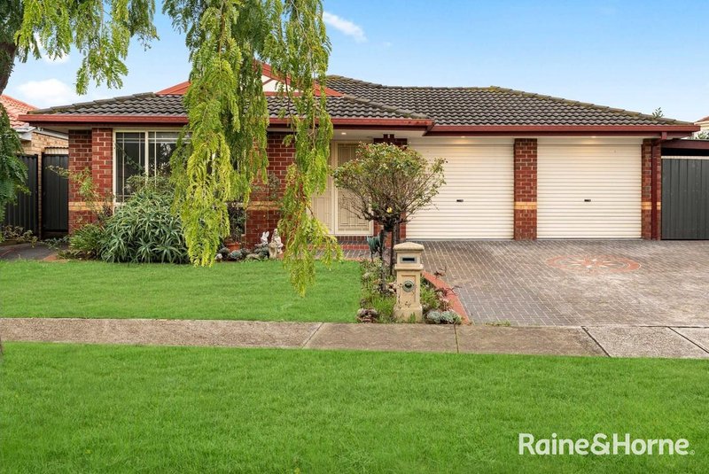 Photo - 65 Mckenzie Crescent, Roxburgh Park VIC 3064 - Image 1
