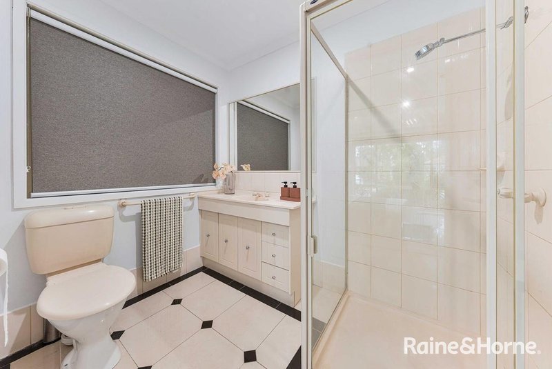 Photo - 65 Mckenzie Crescent, Roxburgh Park VIC 3064 - Image 17