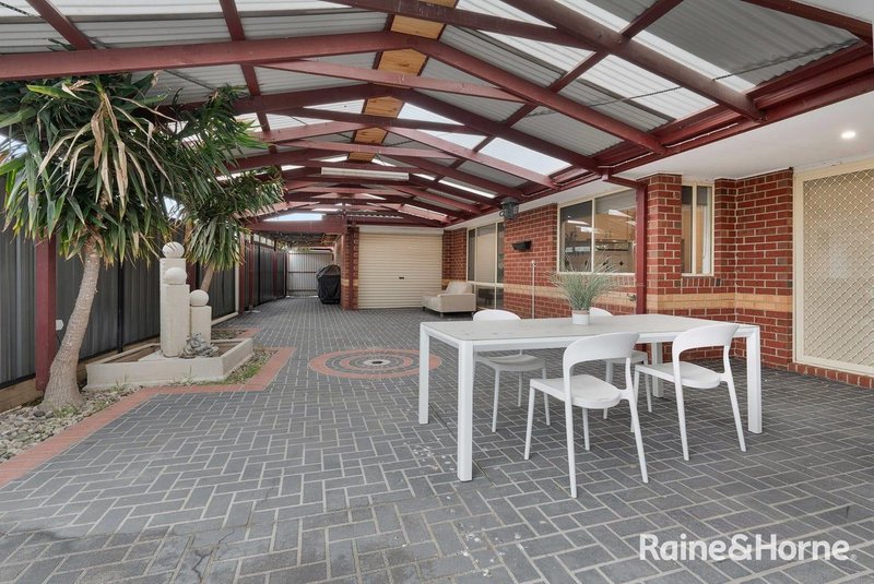 Photo - 65 Mckenzie Crescent, Roxburgh Park VIC 3064 - Image 21