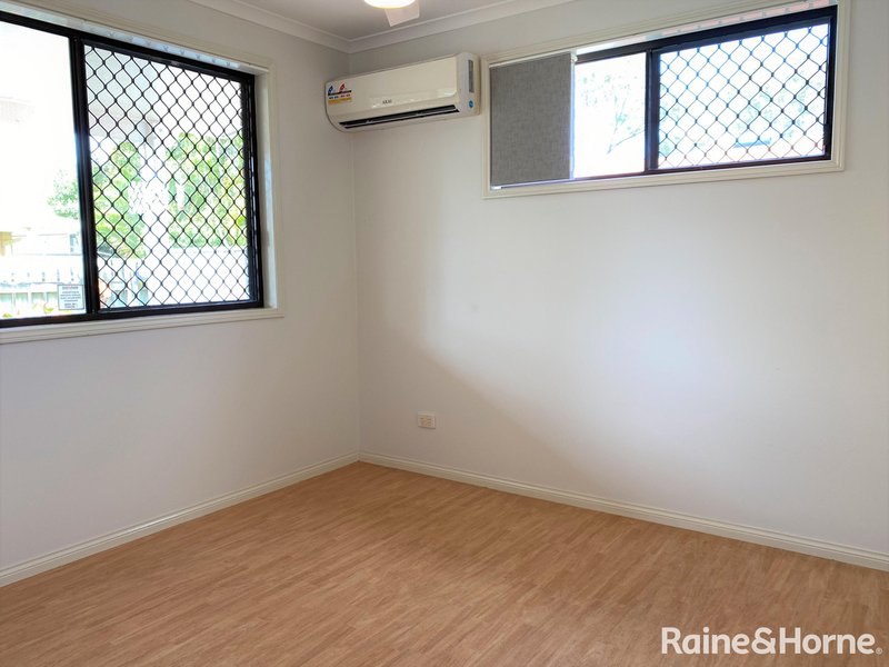 Photo - 65 Miller Street, Urangan QLD 4655 - Image 10