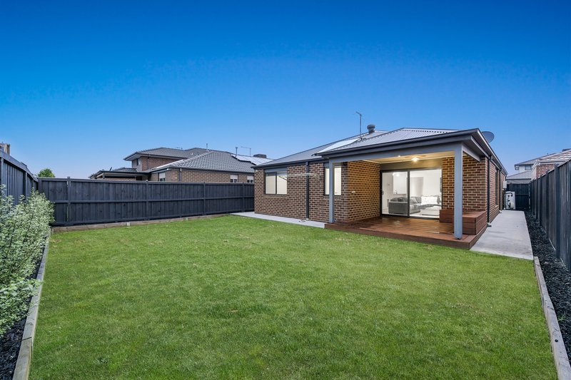 Photo - 65 Moxham Drive, Clyde North VIC 3978 - Image 14