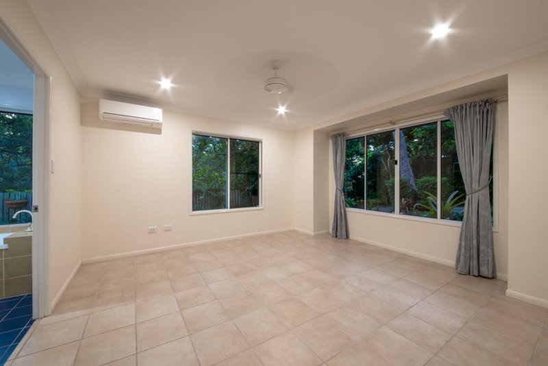 Photo - 65 Namanula Drive, Flametree QLD 4802 - Image 11