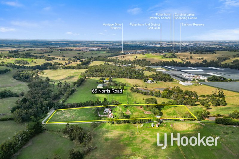 Photo - 65 Norris Road, Pakenham VIC 3810 - Image 1