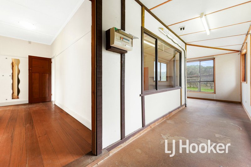 Photo - 65 Norris Road, Pakenham VIC 3810 - Image 5