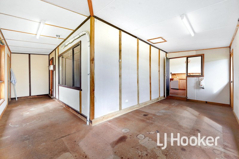 Photo - 65 Norris Road, Pakenham VIC 3810 - Image 6