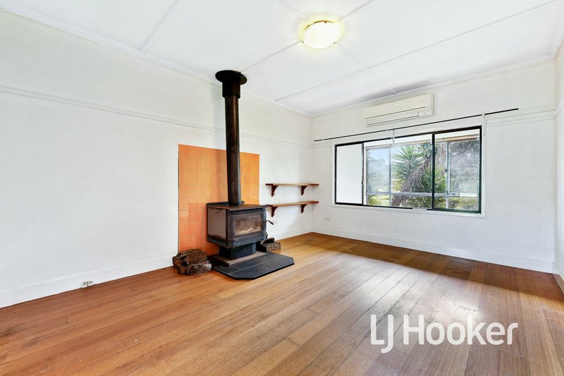 Photo - 65 Norris Road, Pakenham VIC 3810 - Image 8
