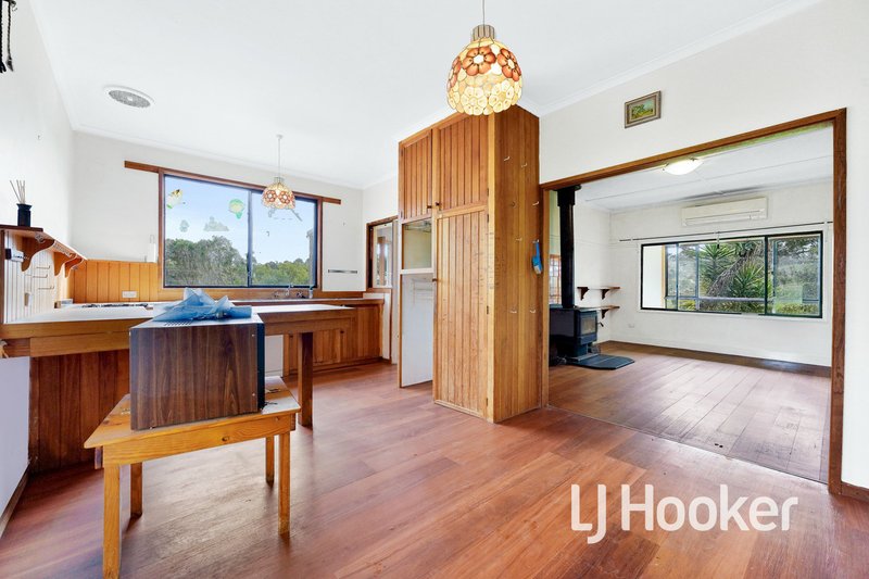 Photo - 65 Norris Road, Pakenham VIC 3810 - Image 9