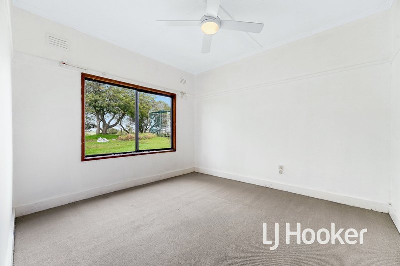 Photo - 65 Norris Road, Pakenham VIC 3810 - Image 13