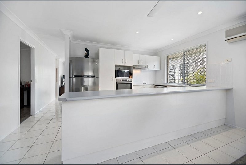 Photo - 65 Numbat Court East , Coombabah QLD 4216 - Image 3